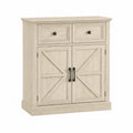 Credenza in legno chiaro con cassetti e ante